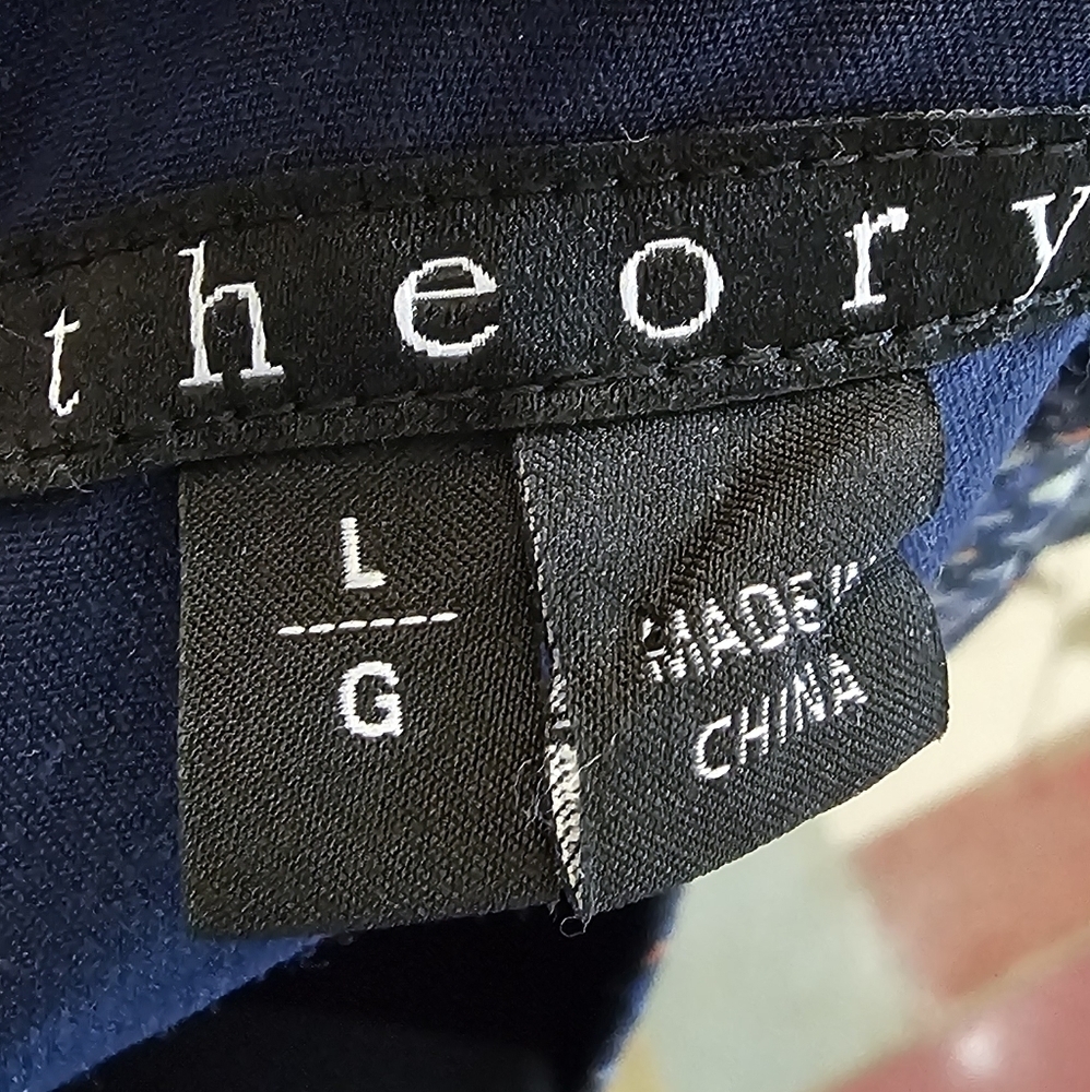 Theory shirt size large 100% Silk... - Picture 15 of 16